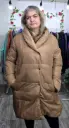 Parka Larga Café sin Gorro con Broches