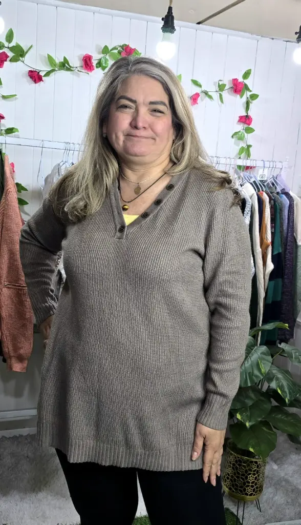 Sweater Cuello Abotonado en V