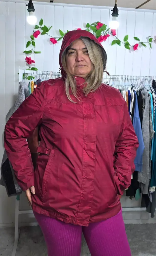 Parka Impermeable con Gorro Acinturada