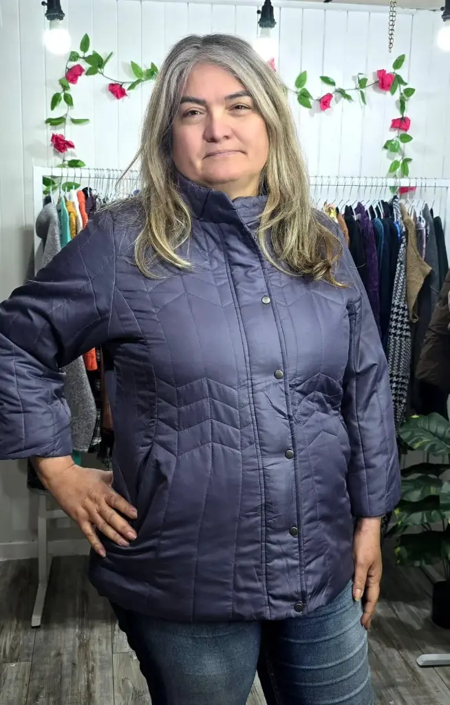 Chaqueta Violeta con Cierre