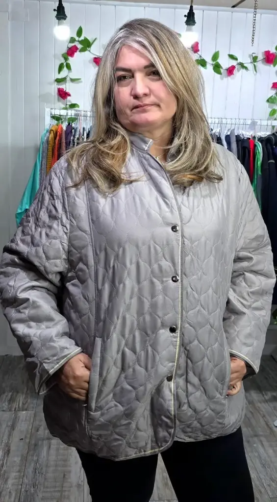 Chaqueta Gris a Broches 