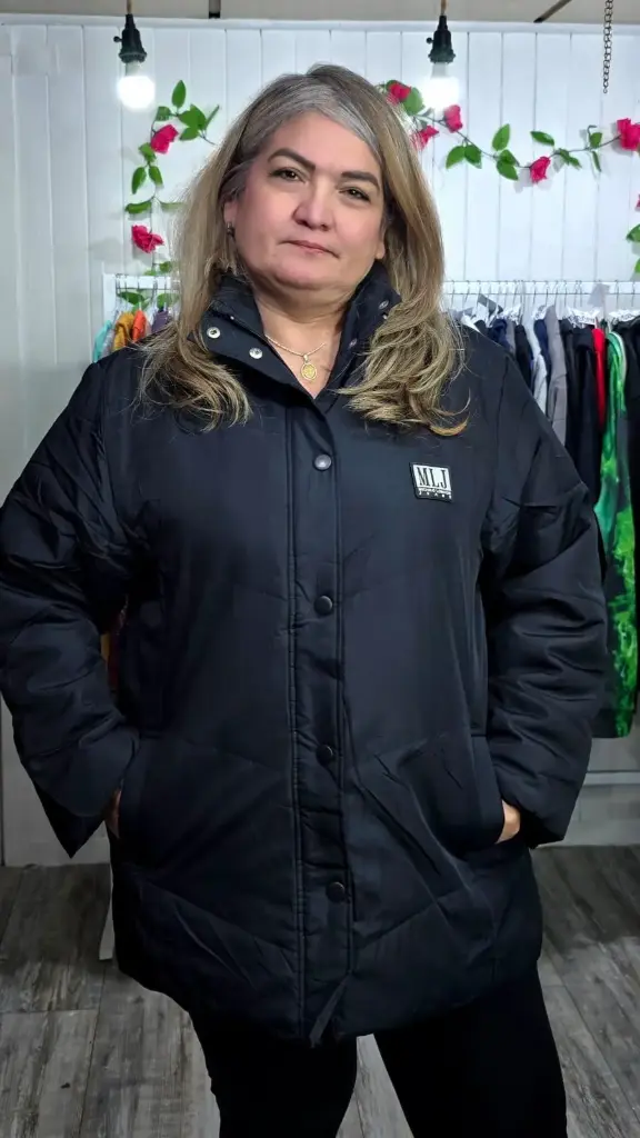 Parka Negra (falta gorro)