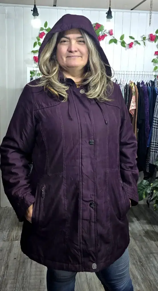 Parka Morada Acinturada con Gorro Desmontable