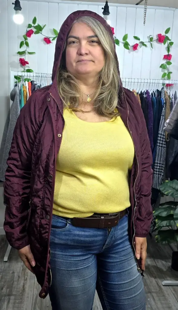 Chaqueta Burdeo con Gorro